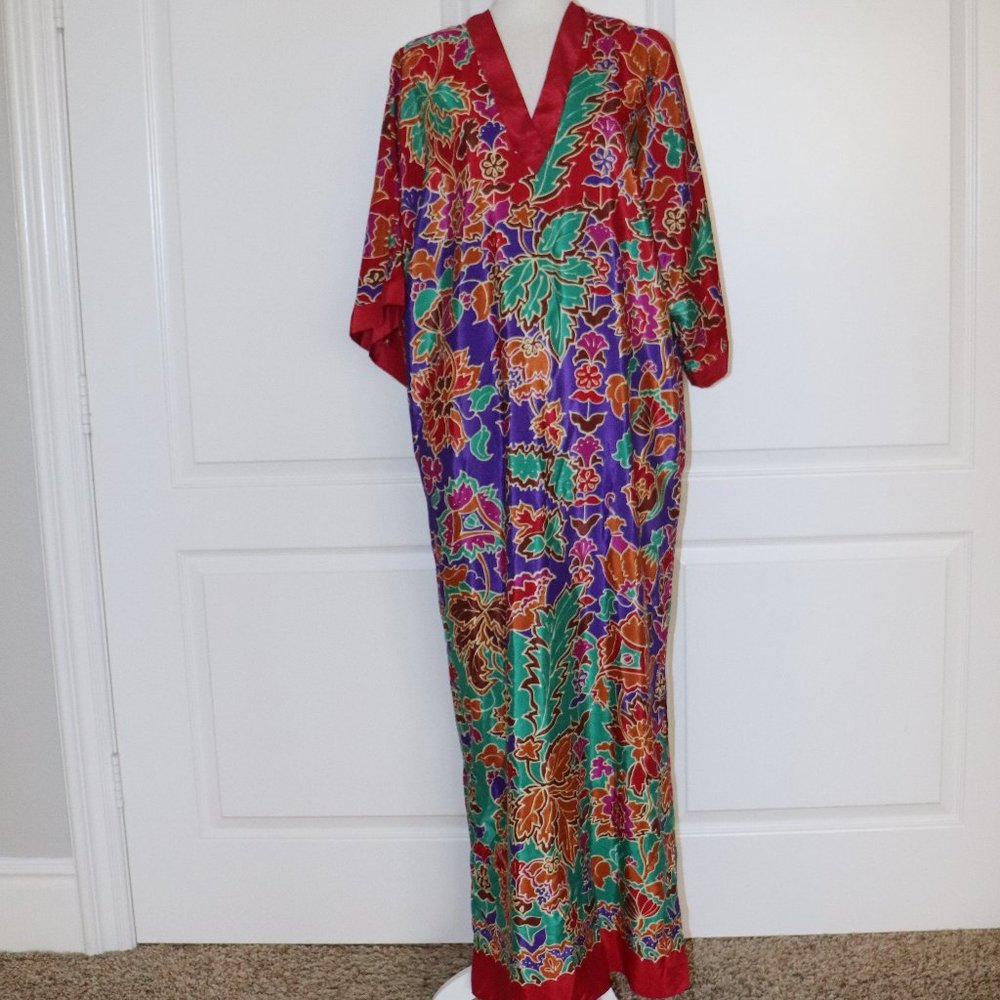 Vintage Oscar De La Renta For Swirl Red Floral Mumu Size Small?